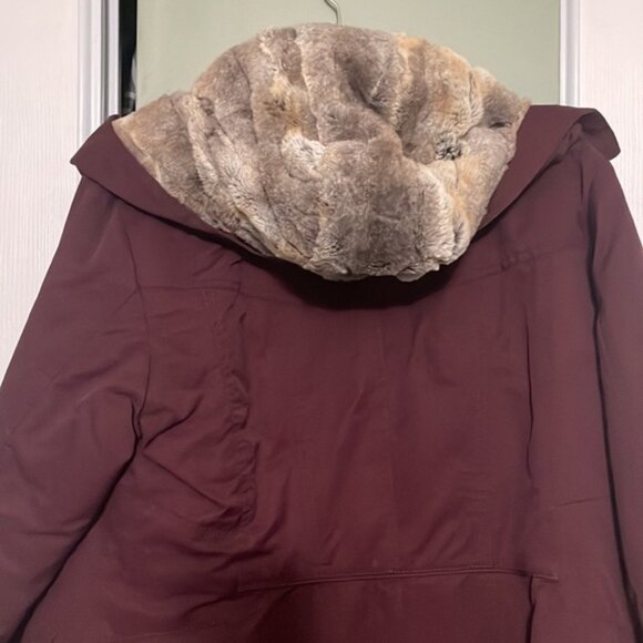 Heavy Cold Weather Woman’s Coat, 1 Madison Expedition, Size Large - Picture 7 of 8